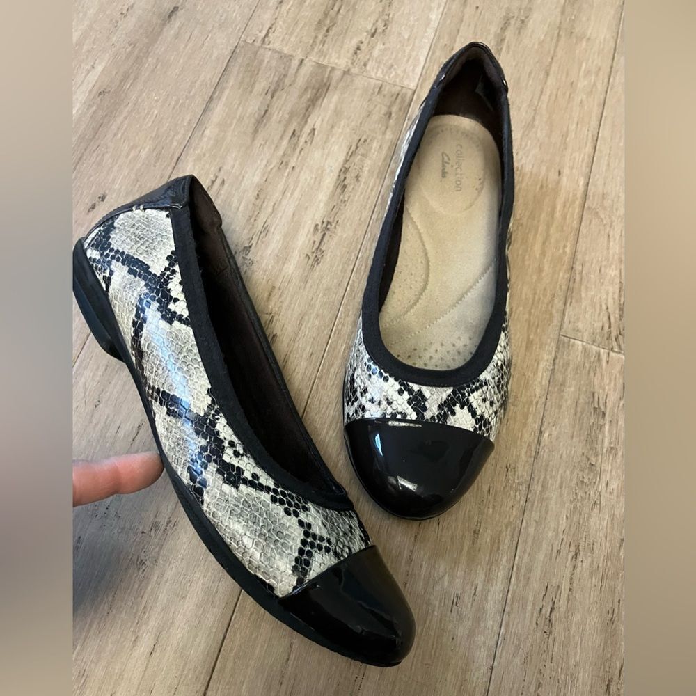 Clarks Collection brown patent leather animal print leather women’s flats. 8 - Picture 1 of 6